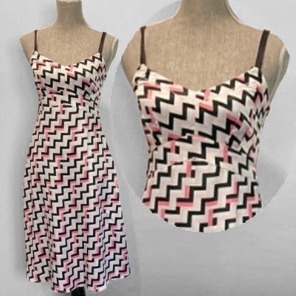 Jacob Sleeveless Fitted Dress White Pink Geometric Pattern - Picture 2 of 15